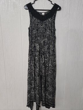 Bila Boho Crochet White and Black Tapestry Aztec Print Sleeveless Maxi Dress L